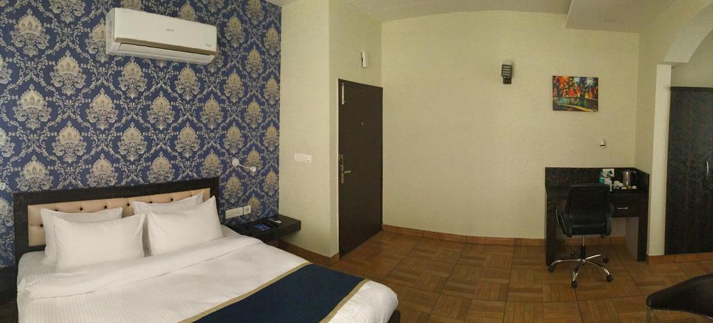 เดอะ พาร์ค เรซิเดนซี เกรตเทอร์ นอยดา Hotel เกรทเตอร์นอยดา ภายนอก รูปภาพ